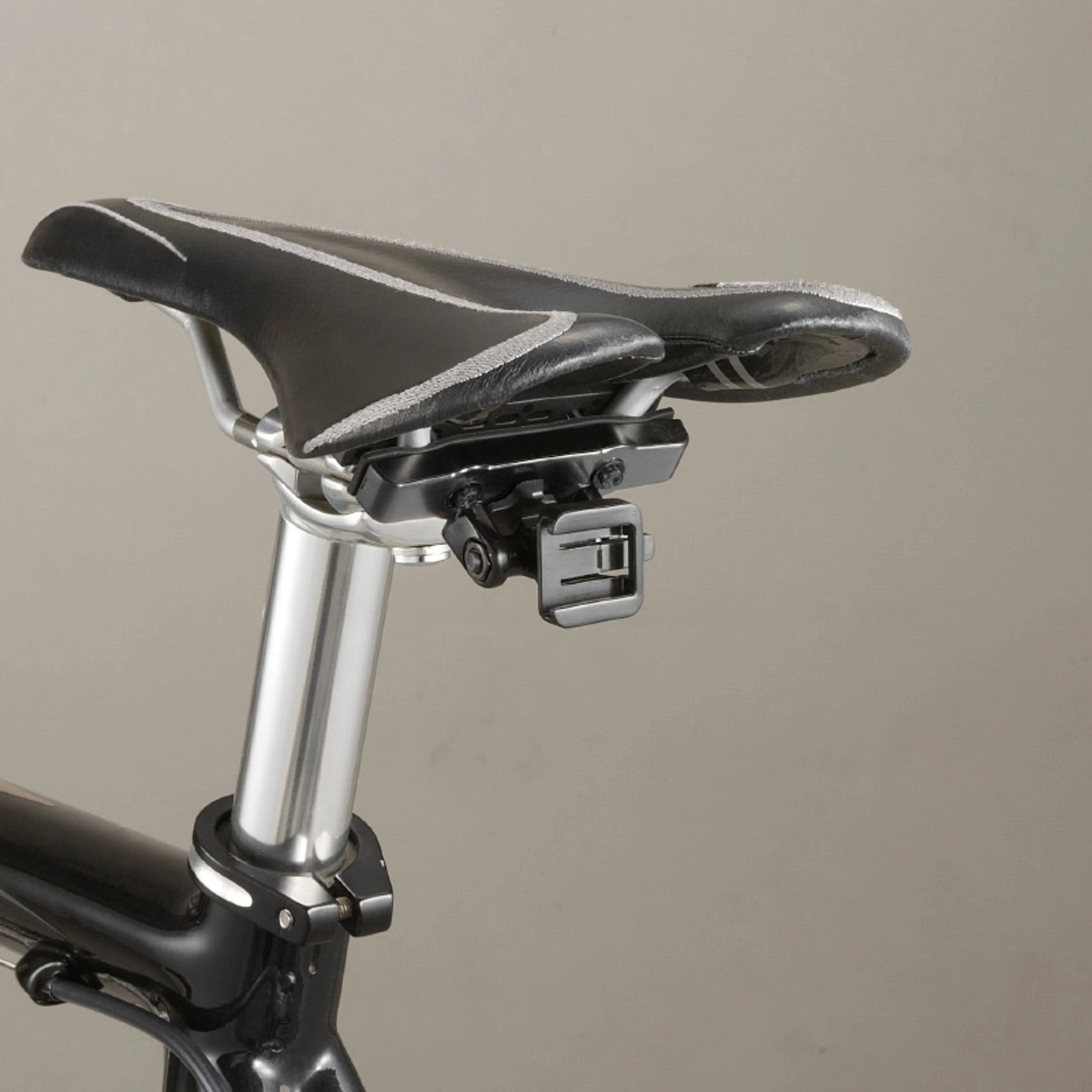 SOPORTE PILOTO CATEYE RM-1 SILLIN
